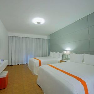Nirvana Queen Room Two Queen Beds Non-Smoking